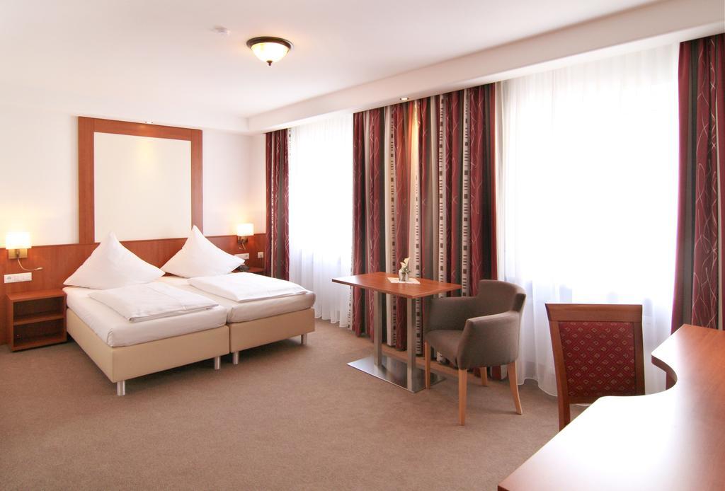 Hotel St. Georg Регенсбург Екстериор снимка